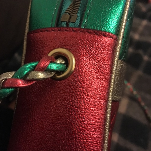 Red green and gold Gucci shoulder bag like new - Picture 6 of 8